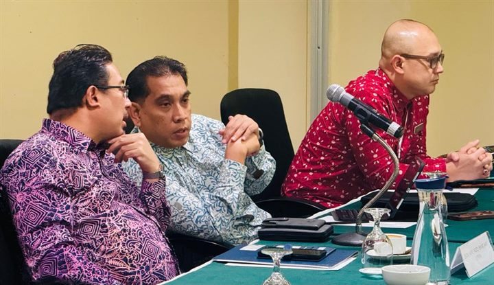 Perbincangan antara wakil agensi